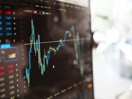  炒黄金平台叫我转钱到香港汇丰银行账户
