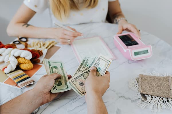 下列金属中不属于贵金属的是什么